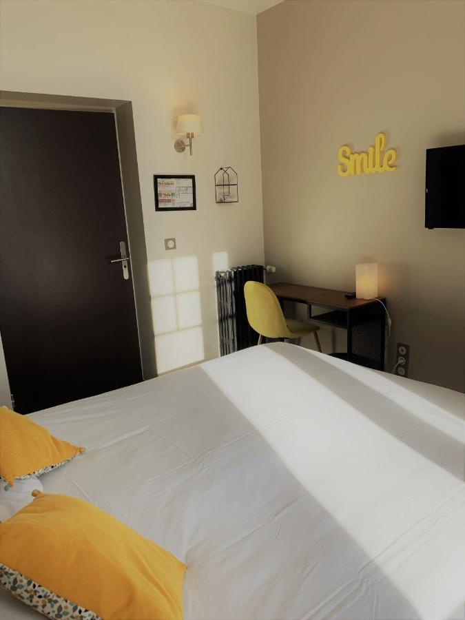 Hotel De Bretagne Dol Centre Ville - Hotel Et Restaurant ดอล-เดอ-เบรอตาญ ภายนอก รูปภาพ