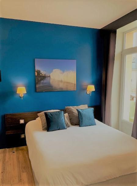 Hotel De Bretagne Dol Centre Ville - Hotel Et Restaurant ดอล-เดอ-เบรอตาญ ภายนอก รูปภาพ