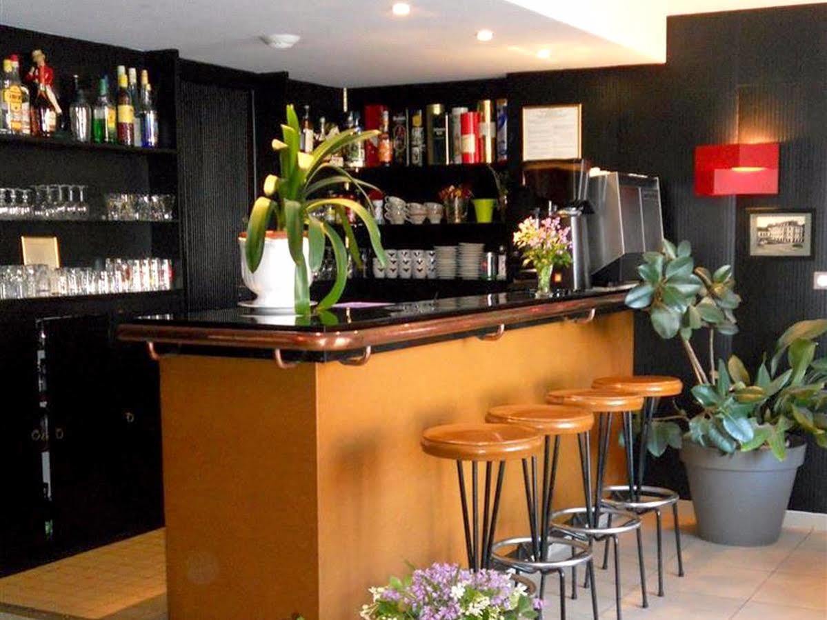 Hotel De Bretagne Dol Centre Ville - Hotel Et Restaurant ดอล-เดอ-เบรอตาญ ภายนอก รูปภาพ