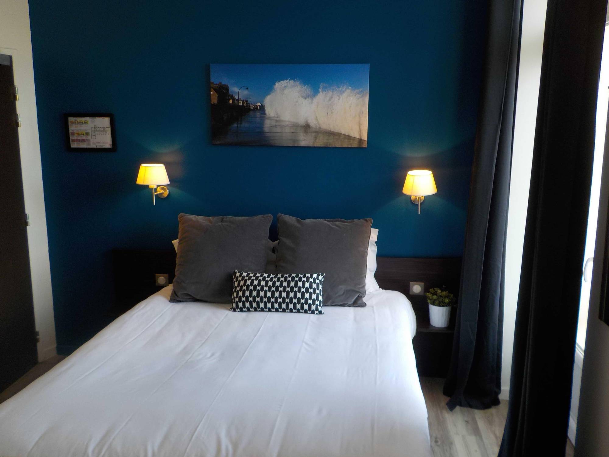 Hotel De Bretagne Dol Centre Ville - Hotel Et Restaurant ดอล-เดอ-เบรอตาญ ภายนอก รูปภาพ