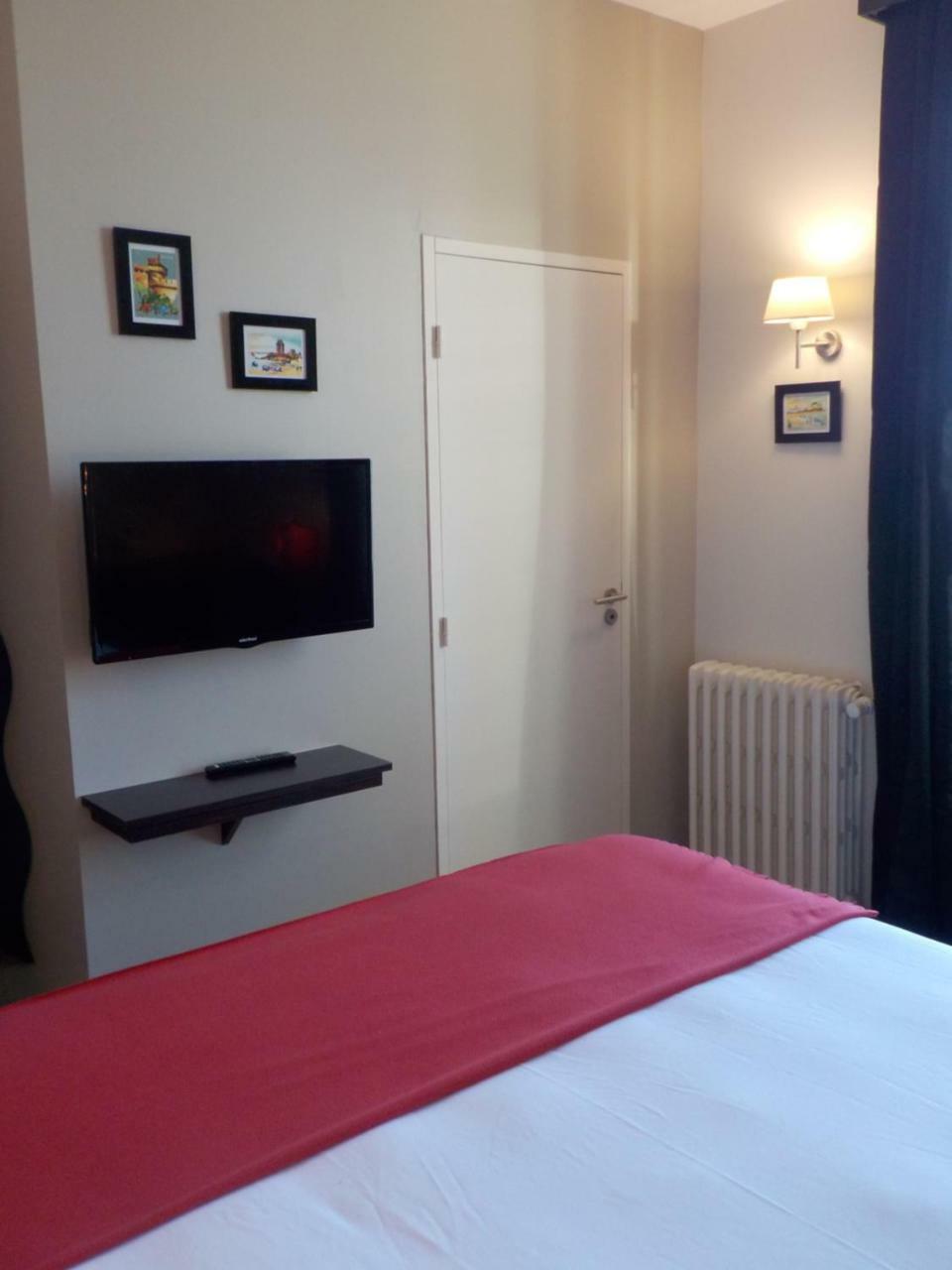 Hotel De Bretagne Dol Centre Ville - Hotel Et Restaurant ดอล-เดอ-เบรอตาญ ภายนอก รูปภาพ